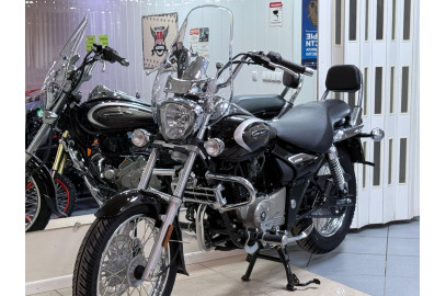Мотоцикл Bajaj Avenger 220 Cruise черный глянцевый
