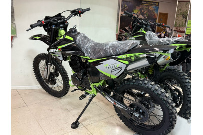 Мотоцикл BNK CB300F