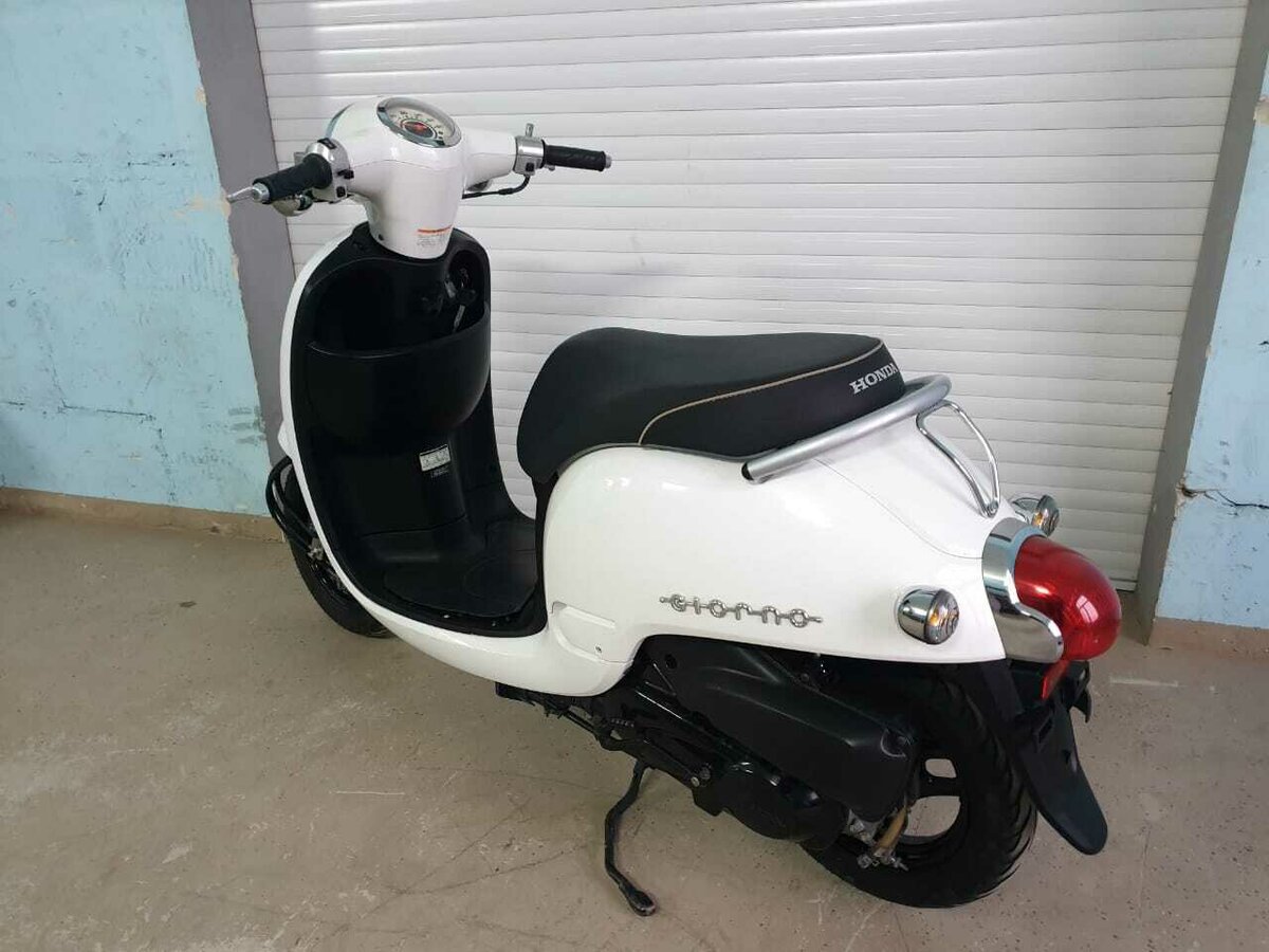 Honda giorno af70. Хонда Джорно АФ 70. Скутер Honda giorno af70. Honda giorno белый. Honda giorno af70 черный.