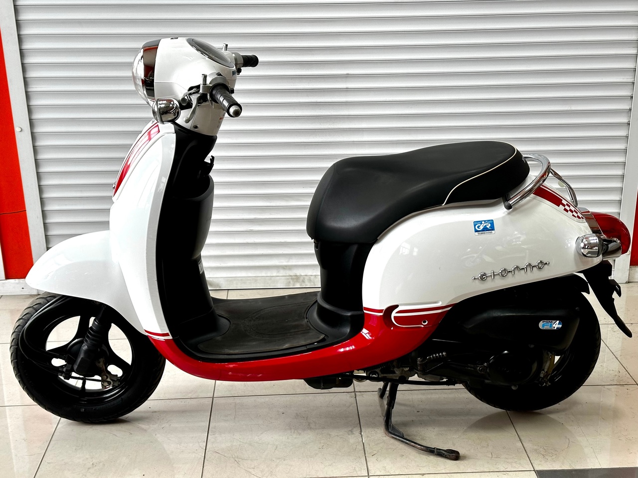 Honda giorno af70. Хонда Джорно АФ 70. Скутер Honda giorno af70. Багажник Honda giorno af24. Honda giorno af24 аккумулятор.